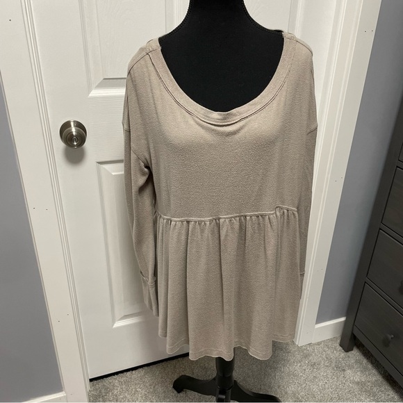 Free People Top - Picture 1 of 6